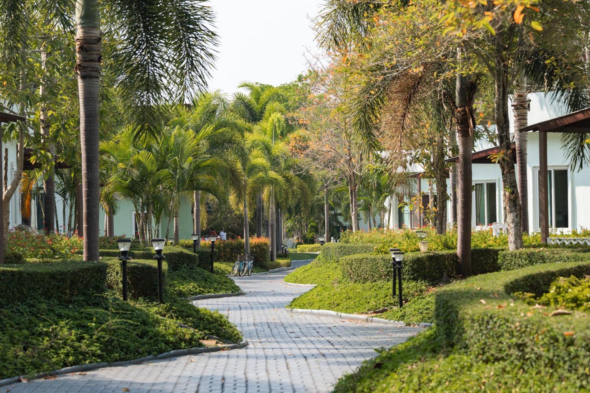 Villa Reina Resort Nongnamdeng Kültér fotó