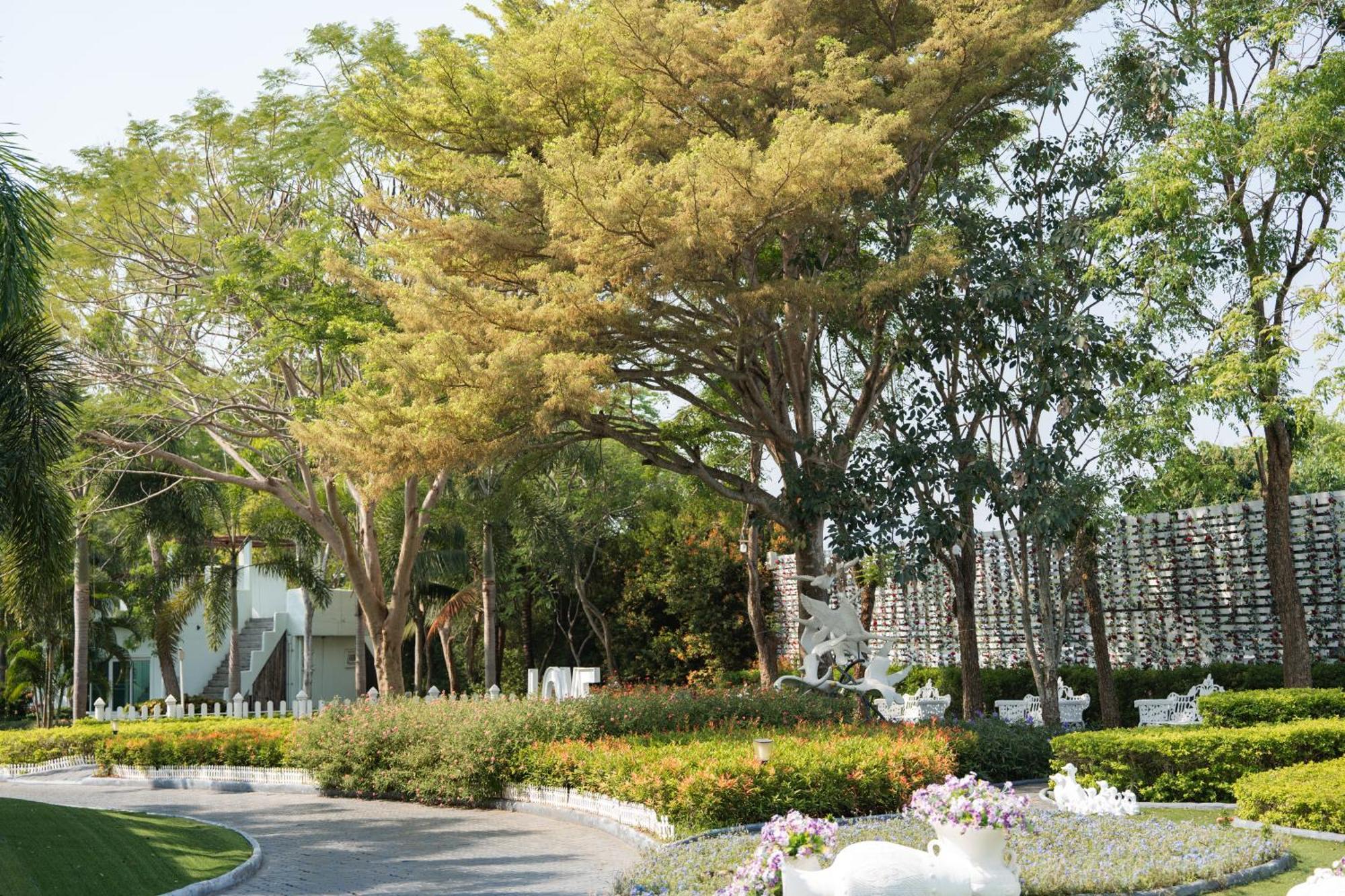 Villa Reina Resort Nongnamdeng Kültér fotó
