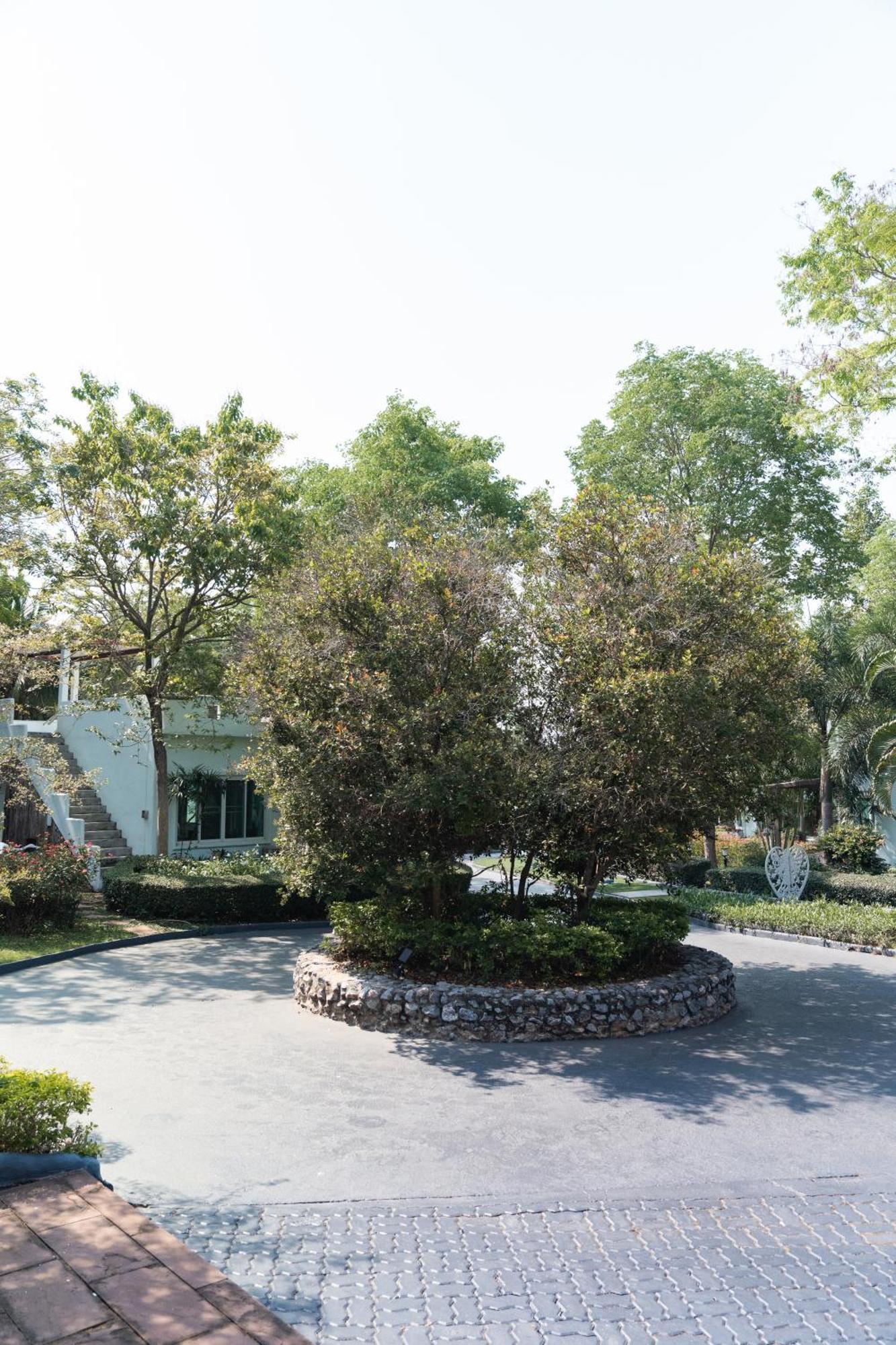 Villa Reina Resort Nongnamdeng Kültér fotó